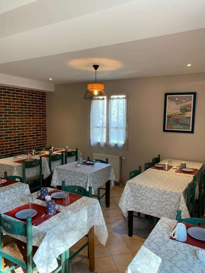 Logis-Hotel Restaurant Auberge Les Vallees Du Perche Vichères Kültér fotó